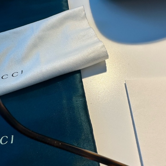 Gucci Sunglasses w flex Hinge made in Italy ULP01ayxen authentic w cloth & Case - Picture 6 of 16